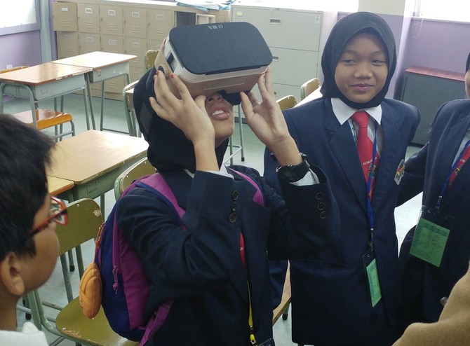 馬來西亞小學生投入虛擬實境(VR) 