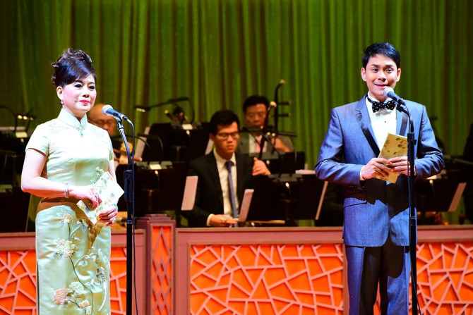 梁刘静慈女士及梁兆明先生演唱《楼台会之良朋》